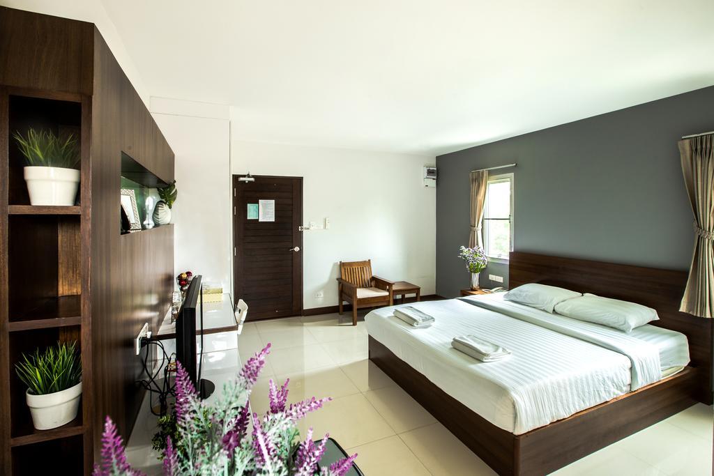 Central Place Serviced Apartment Chonburi Bagian luar foto