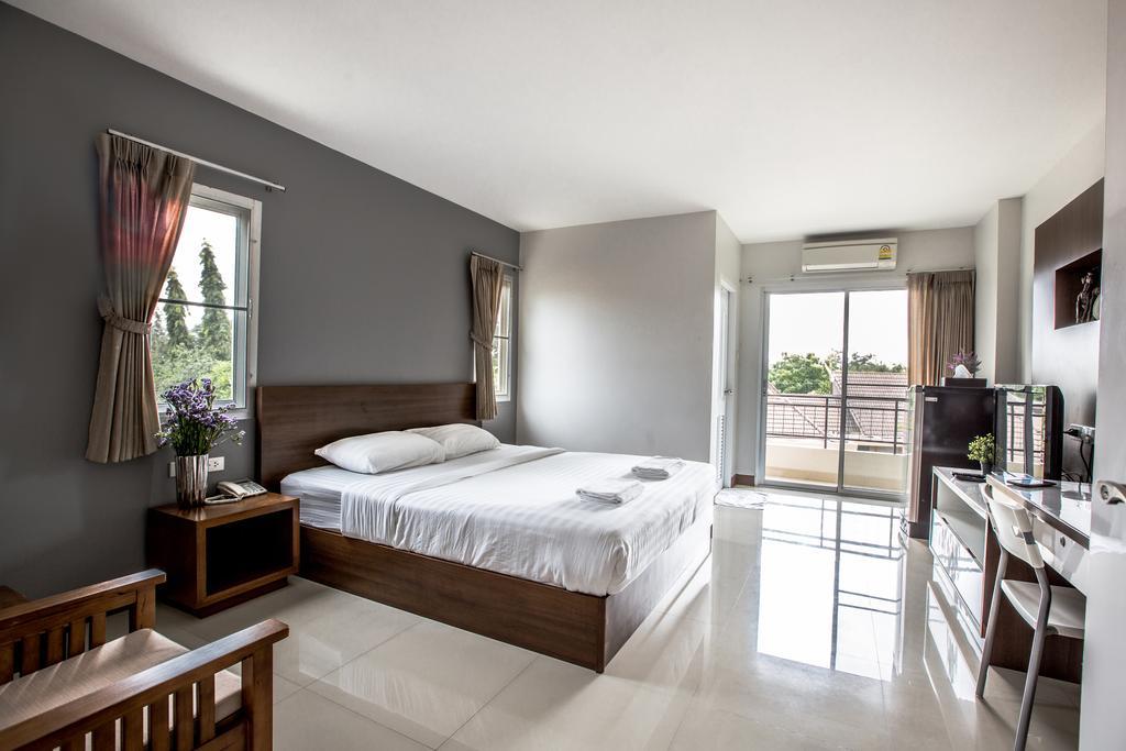 Central Place Serviced Apartment Chonburi Bagian luar foto